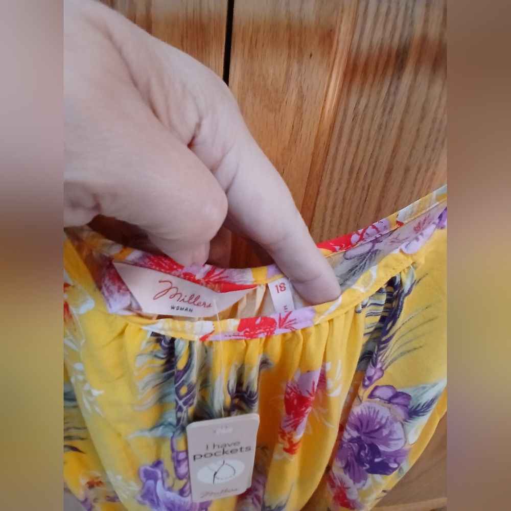 Miller's NWT Size 18 Strappy Floral Yellow Sundress. Gorgeous And Flowy! - Picture 2 of 7